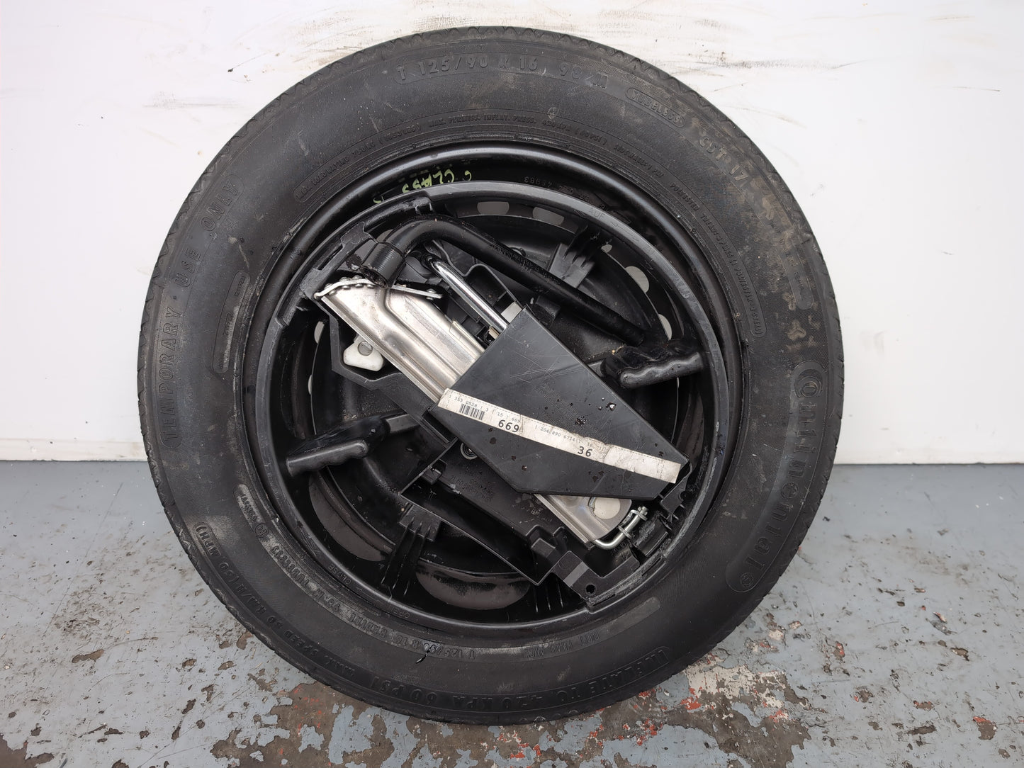 Space Saver Spare Wheel and Tool Kit  8