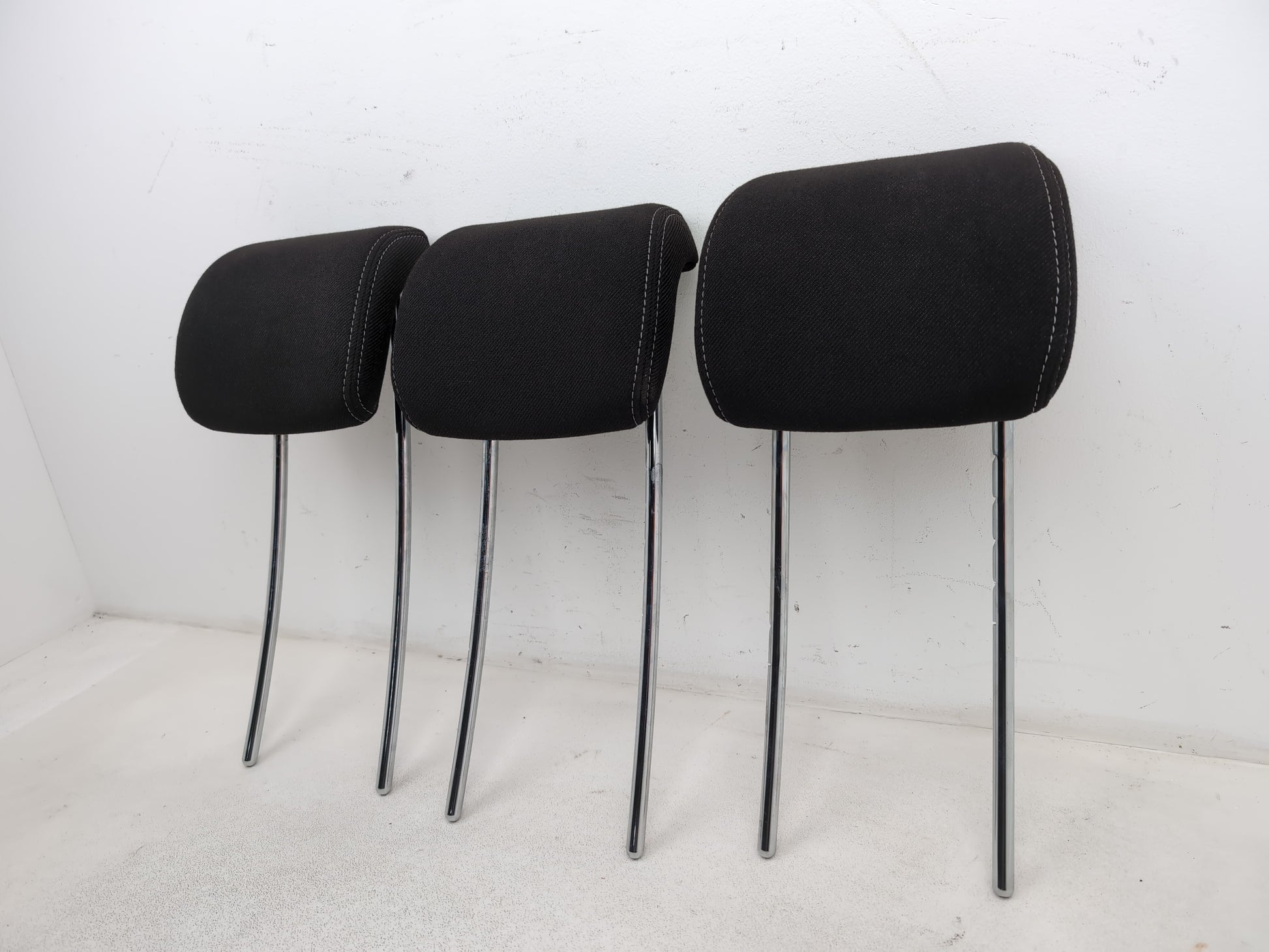 Rear Headrest 2