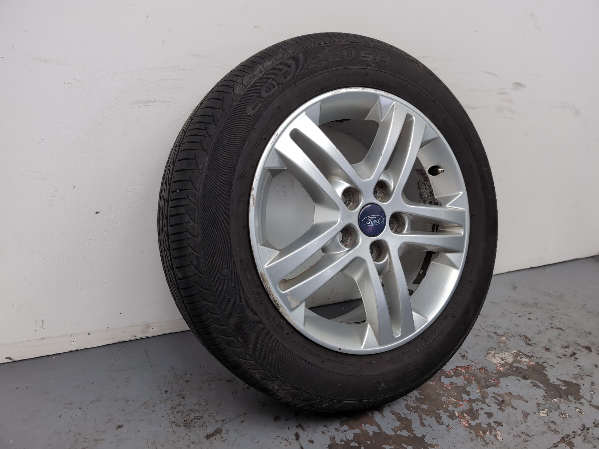 Ford Galaxy Zetec Tdci Auto Wheel With Tyre 205/60 R16 Am2j1007aa - photo 3