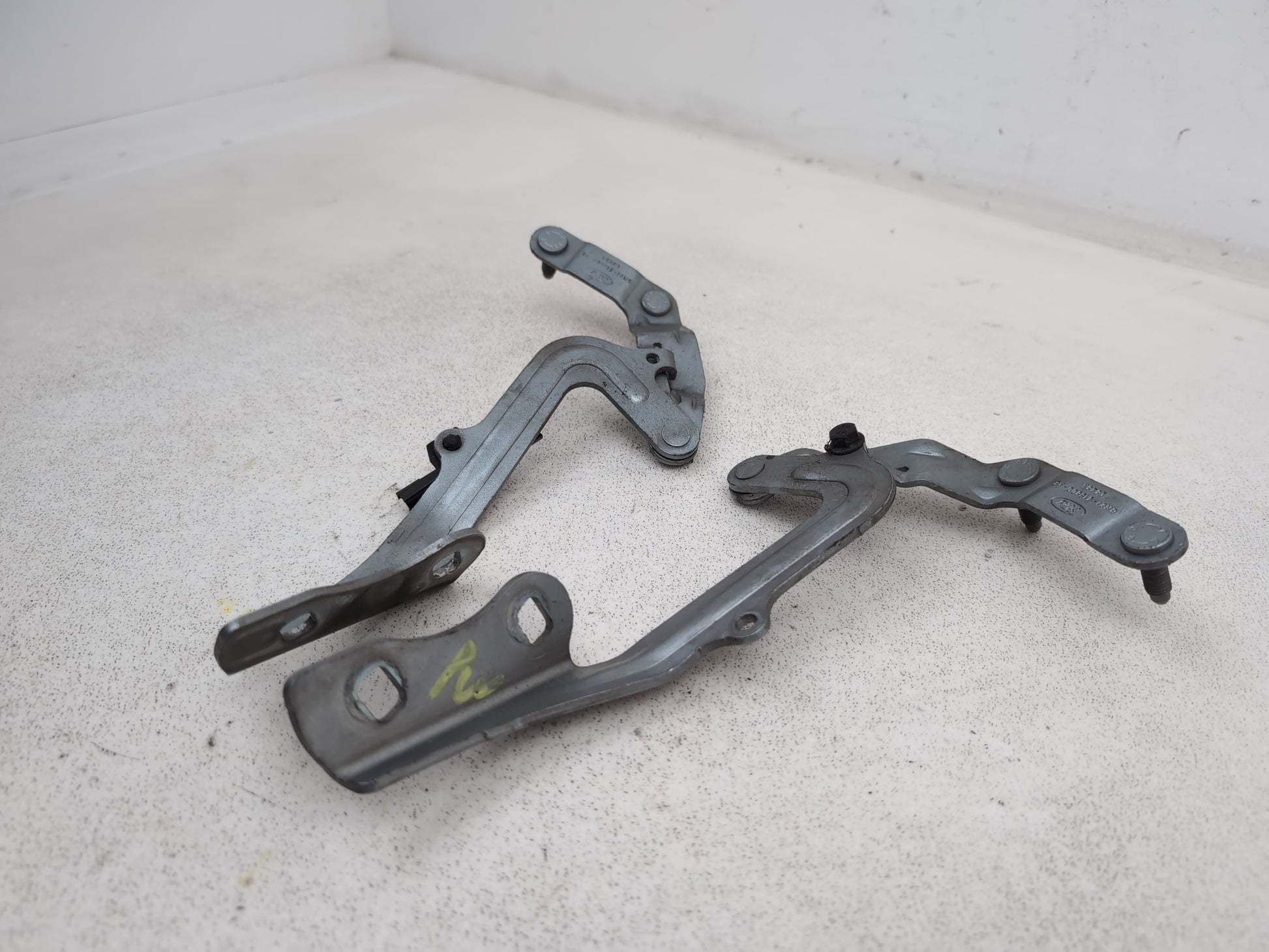 Bonnet Hinges 2
