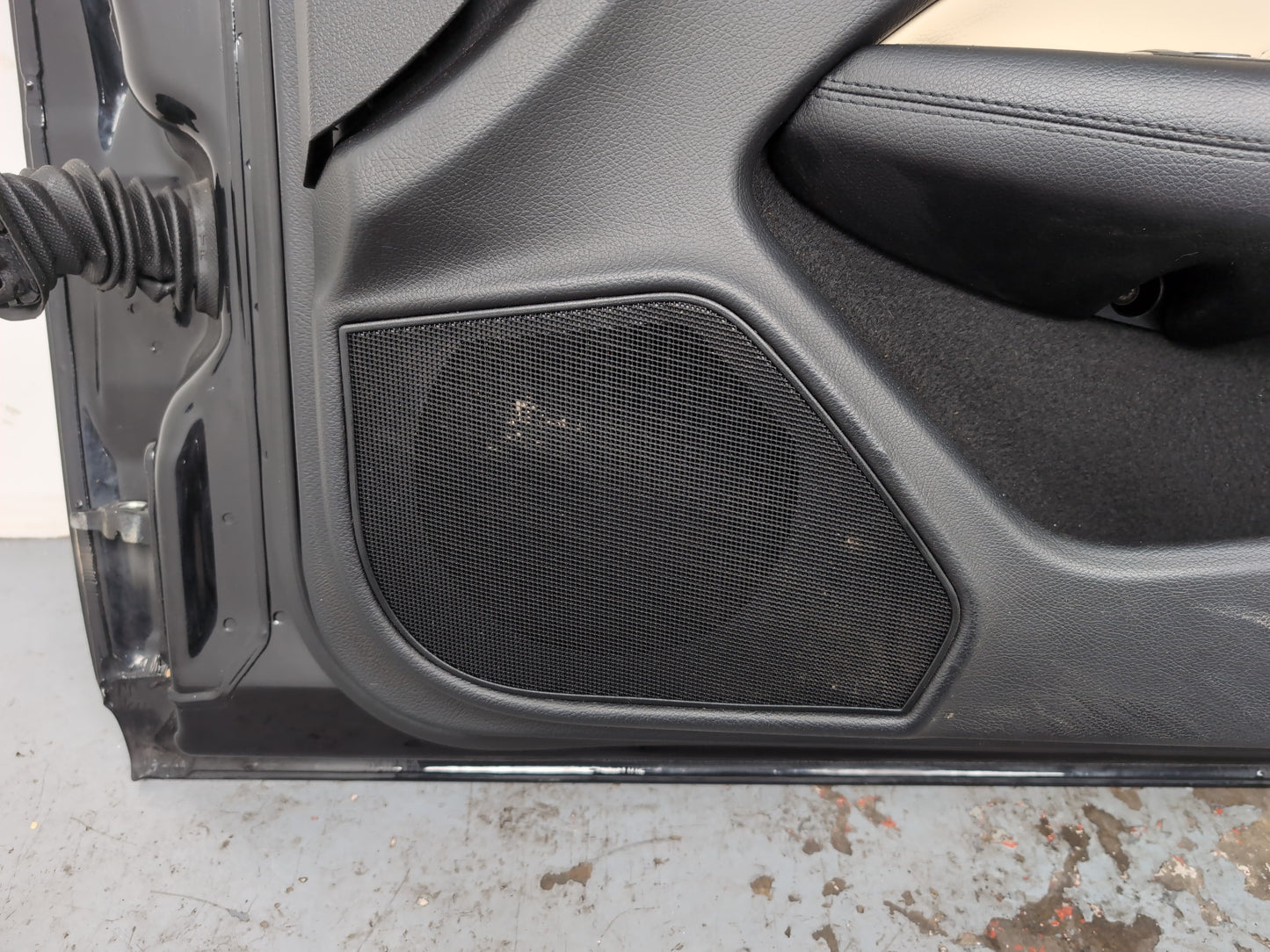 Door Front RH 14