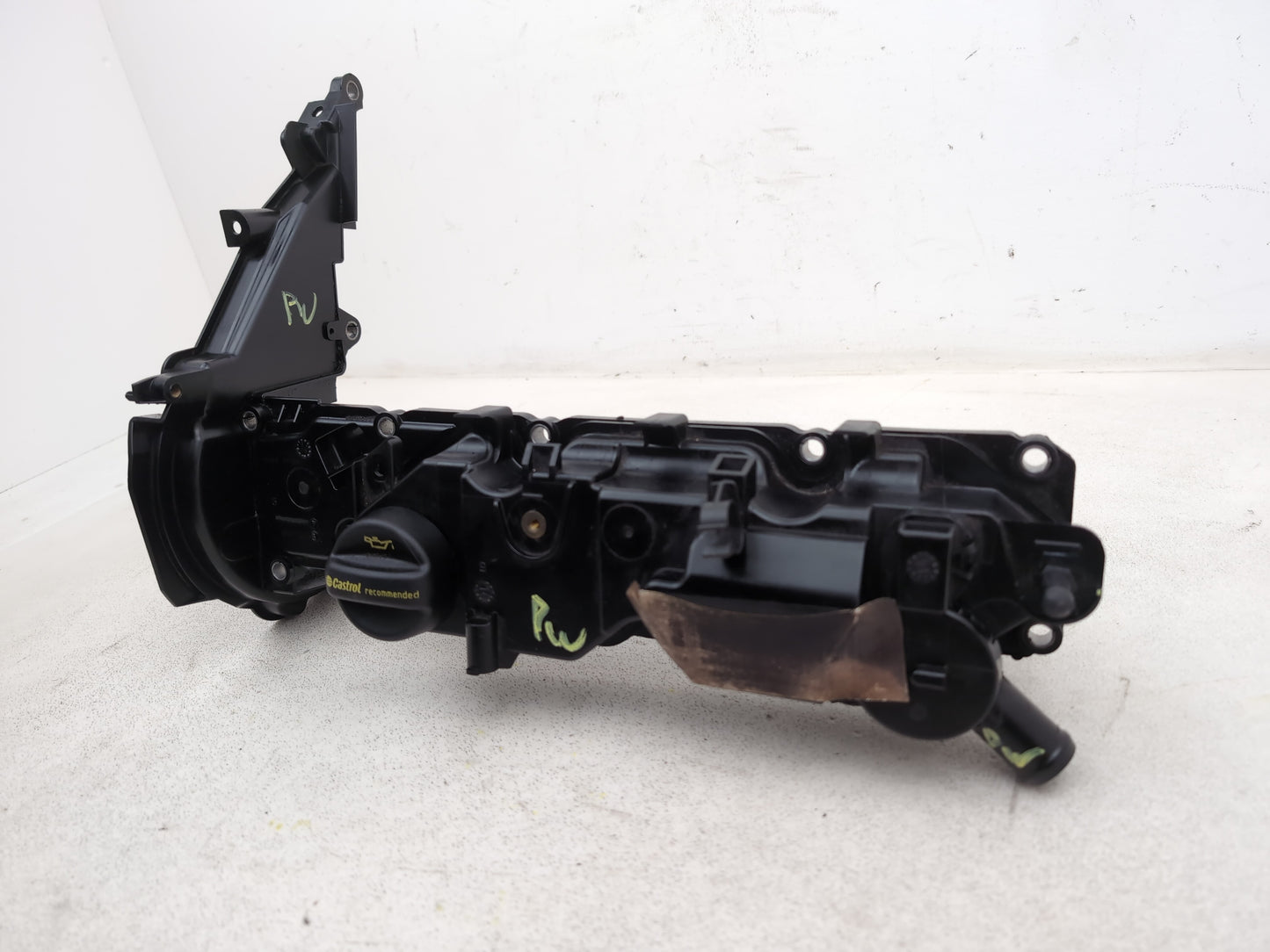 Camshaft Cover  2