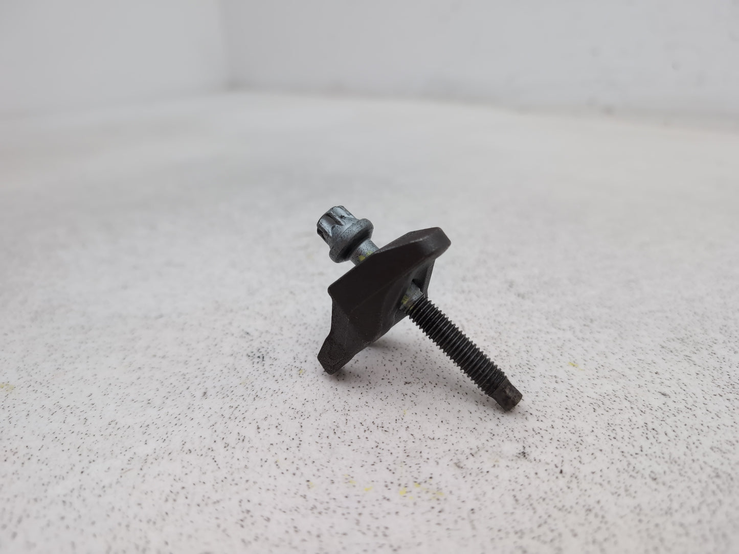 Engine Mounting Bracket 2