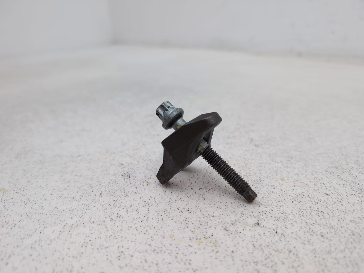 Engine Mounting Bracket 2