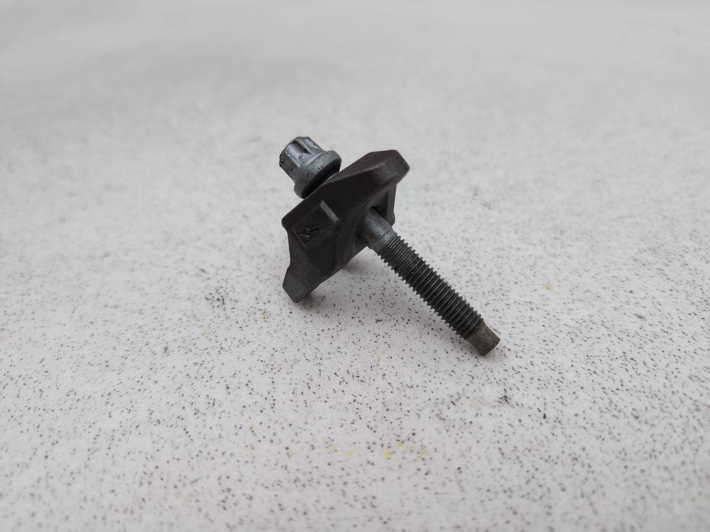 Engine Mounting Bracket 2