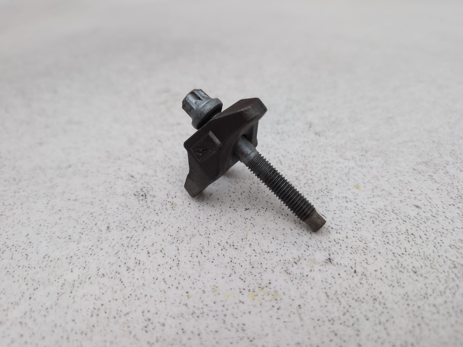 Engine Mounting Bracket 2