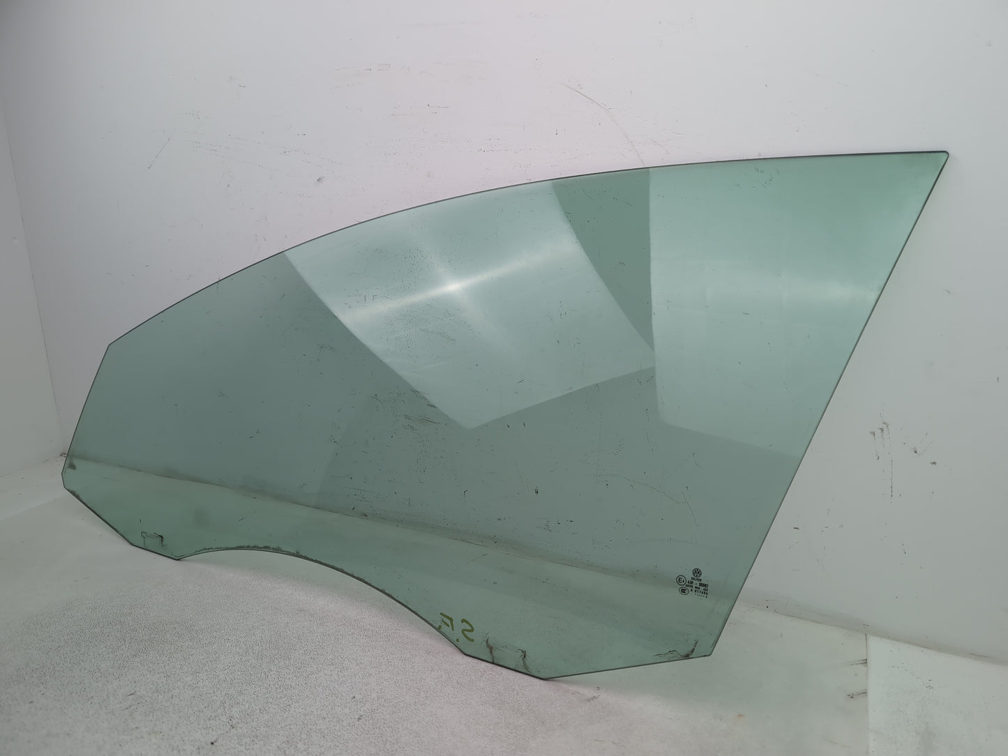 Door Glass Front LH 2