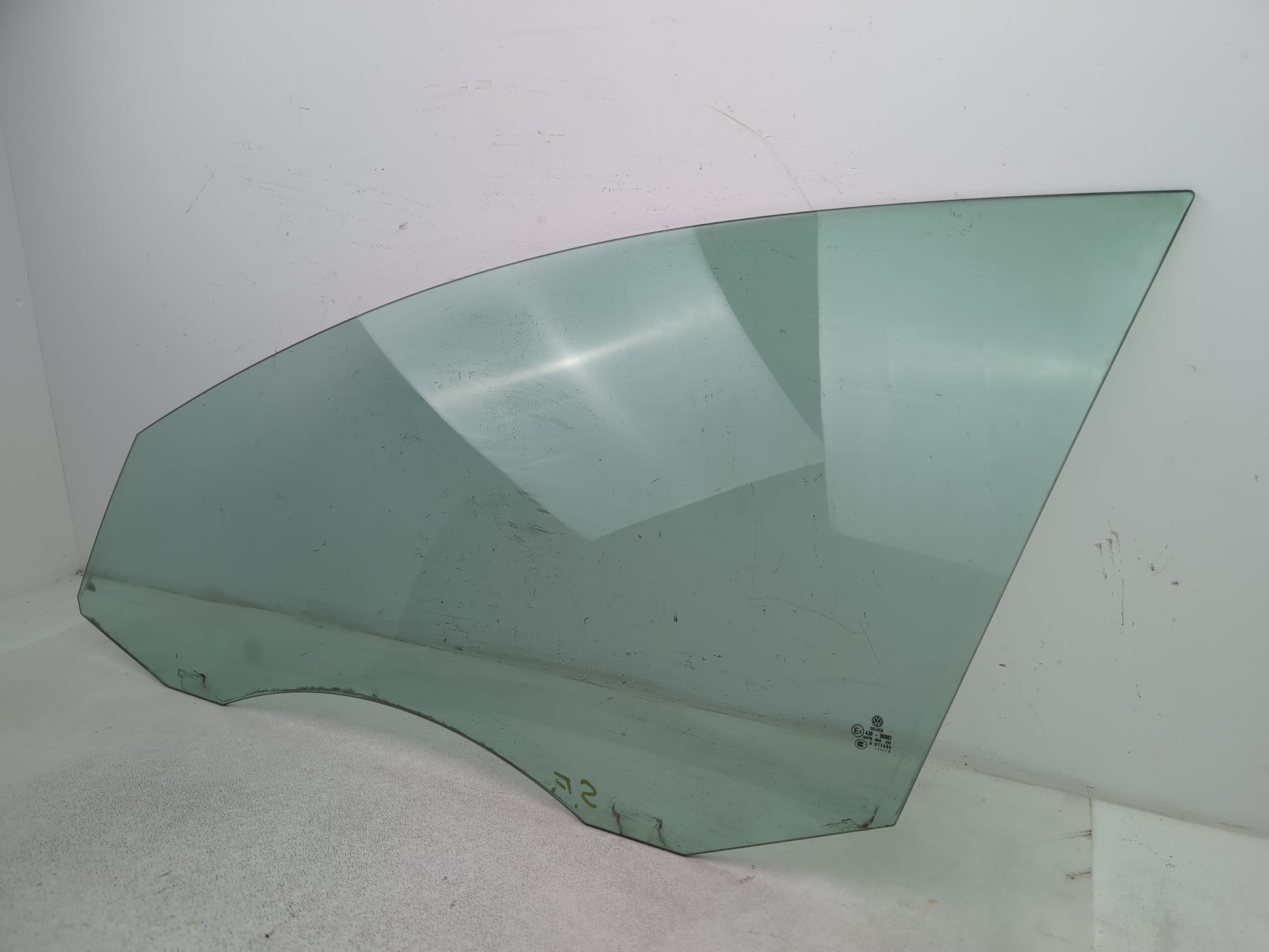 Door Glass Front LH 2