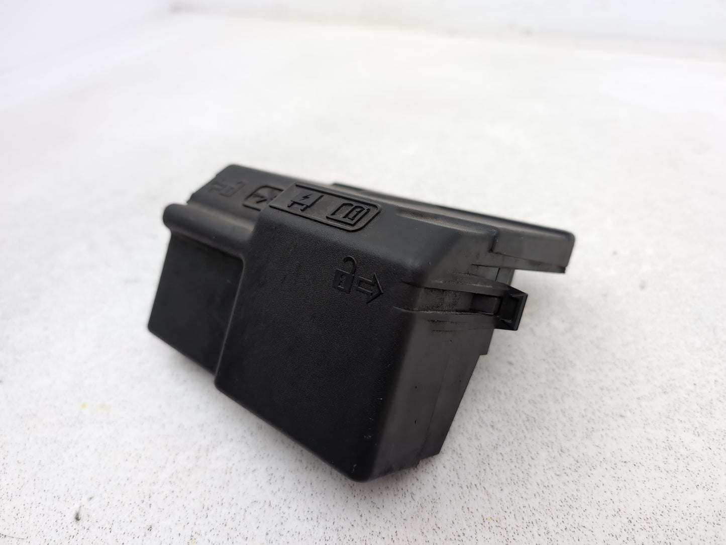 Positive Pole Battery Power Boot Distribution Fuse Box 2
