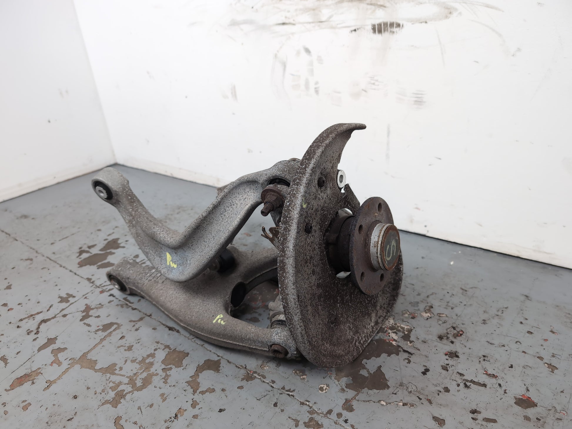 Wheel Hub Rear LH 2