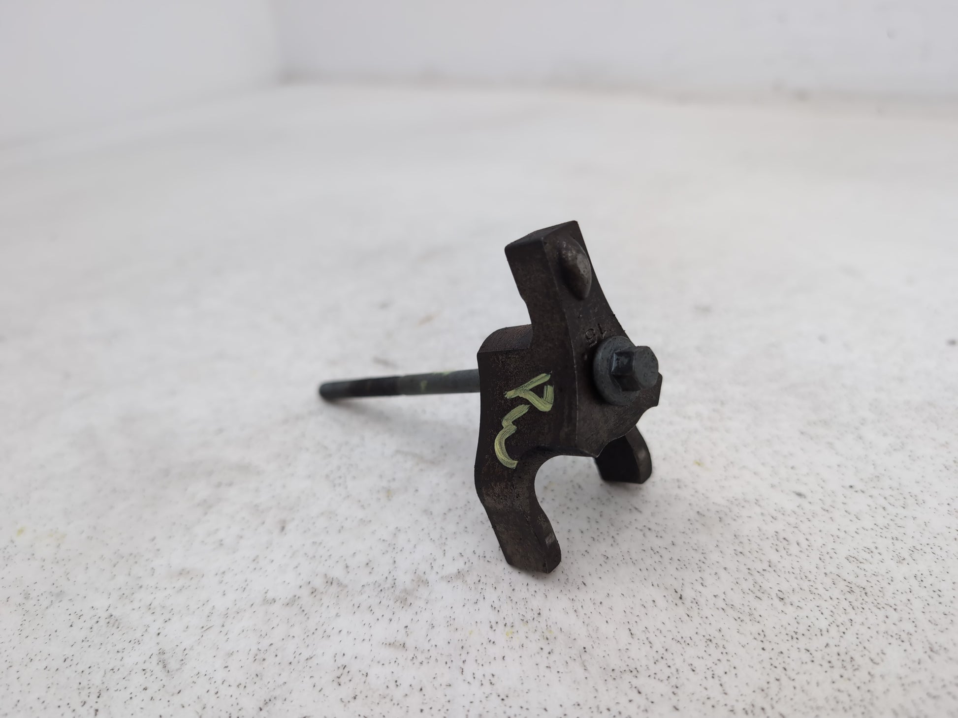 Engine Mounting Bracket 2