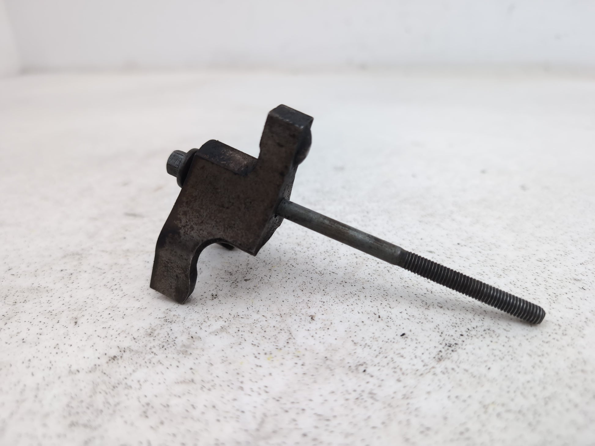 Engine Mounting Bracket 2