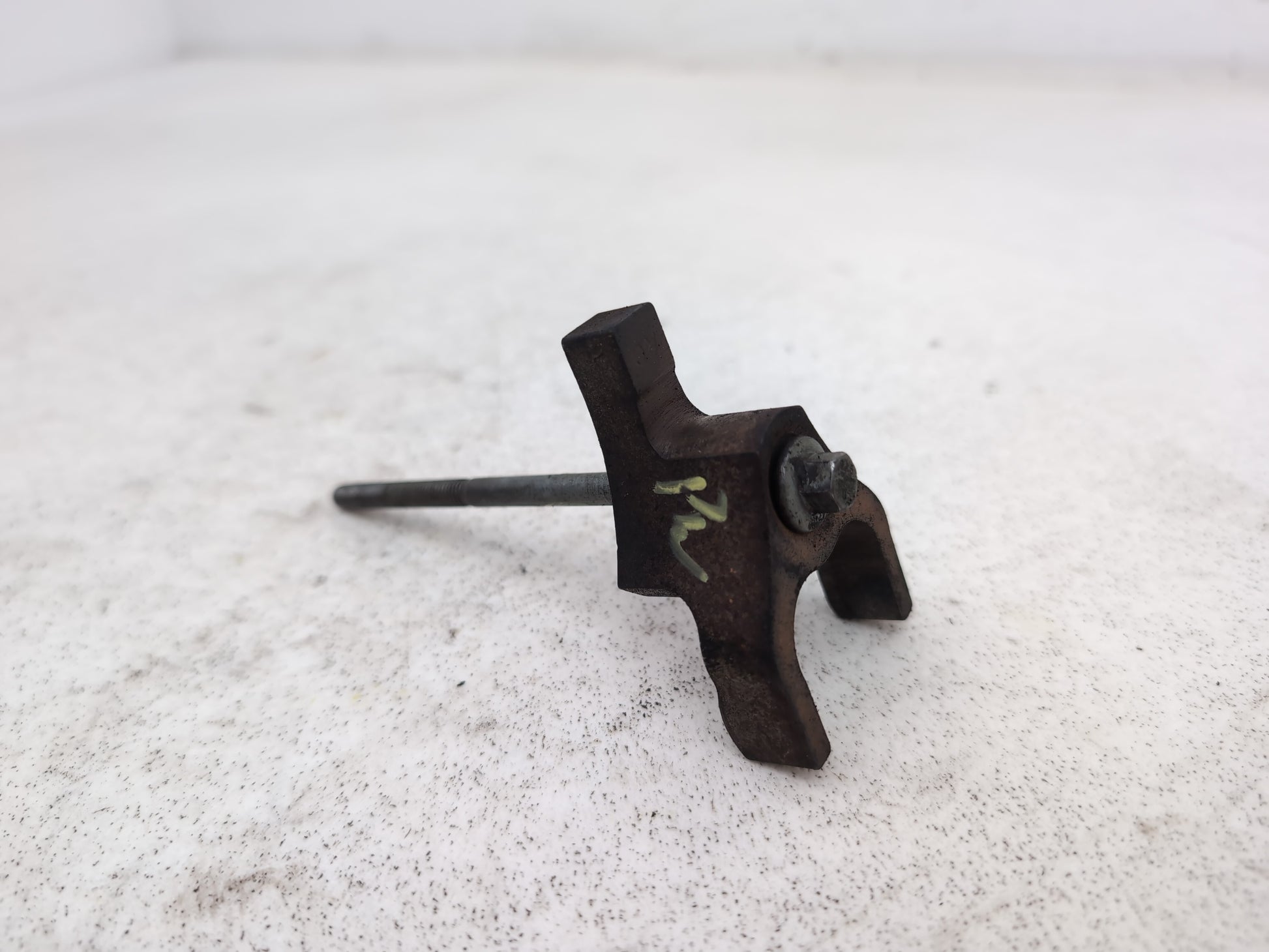 Engine Mounting Bracket 2