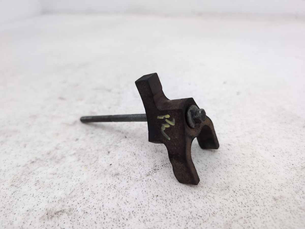 Engine Mounting Bracket 2