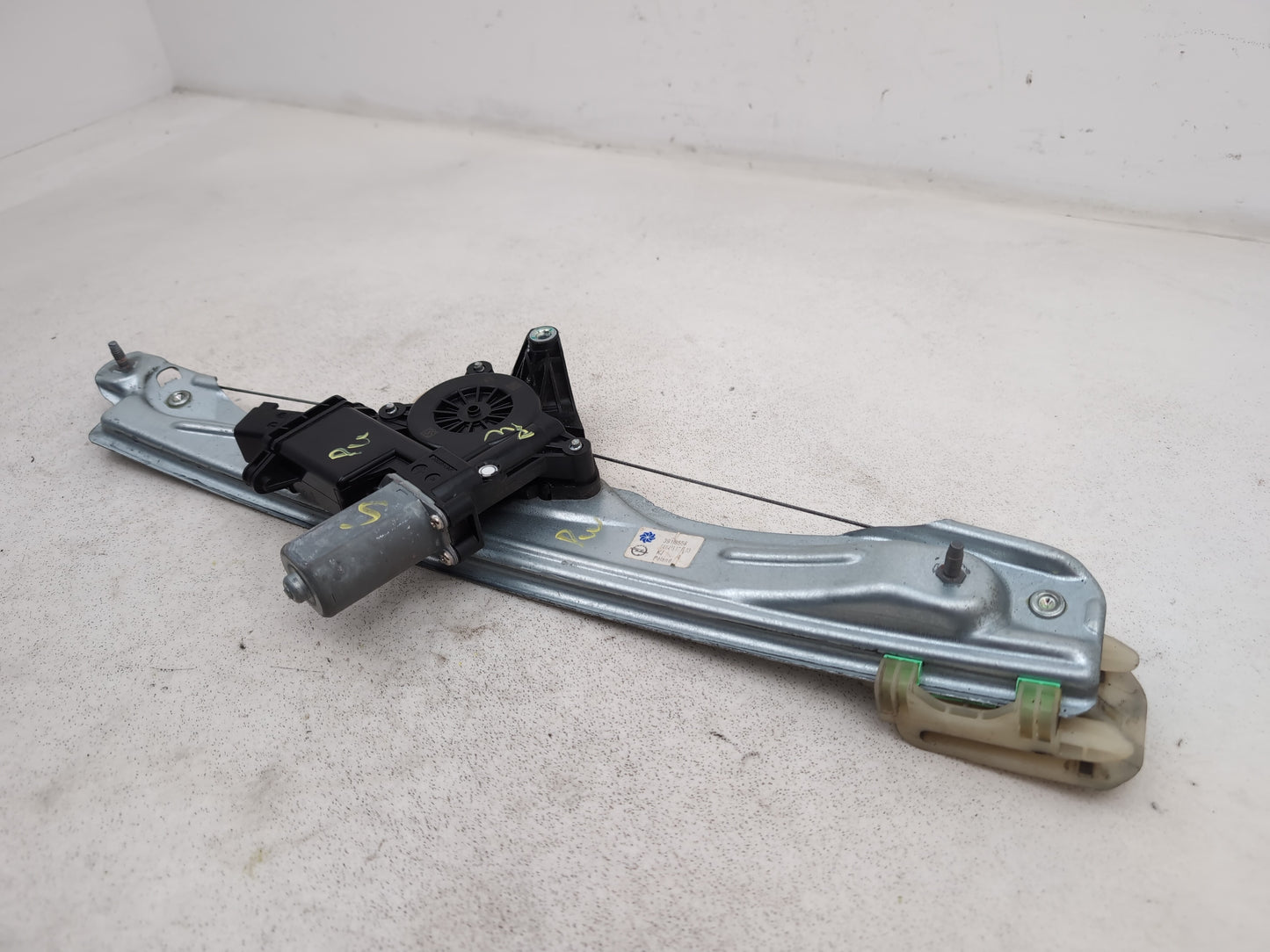Door Rear Window Regulator RH 2