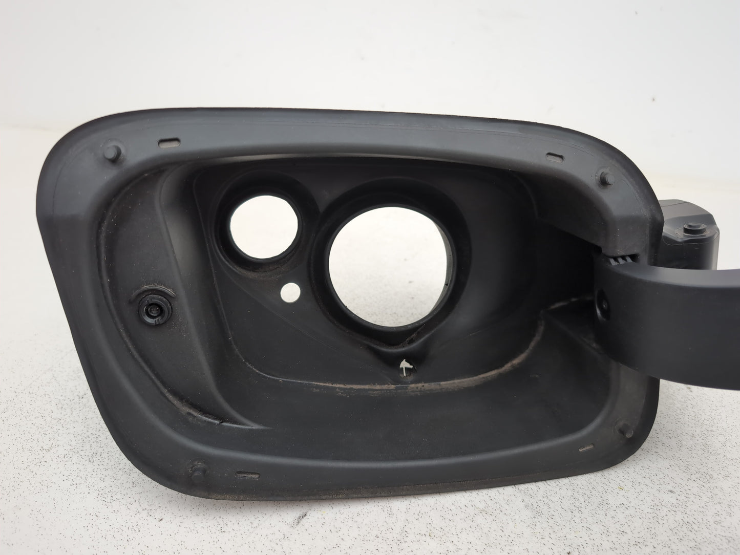 Fuel filler neck 2
