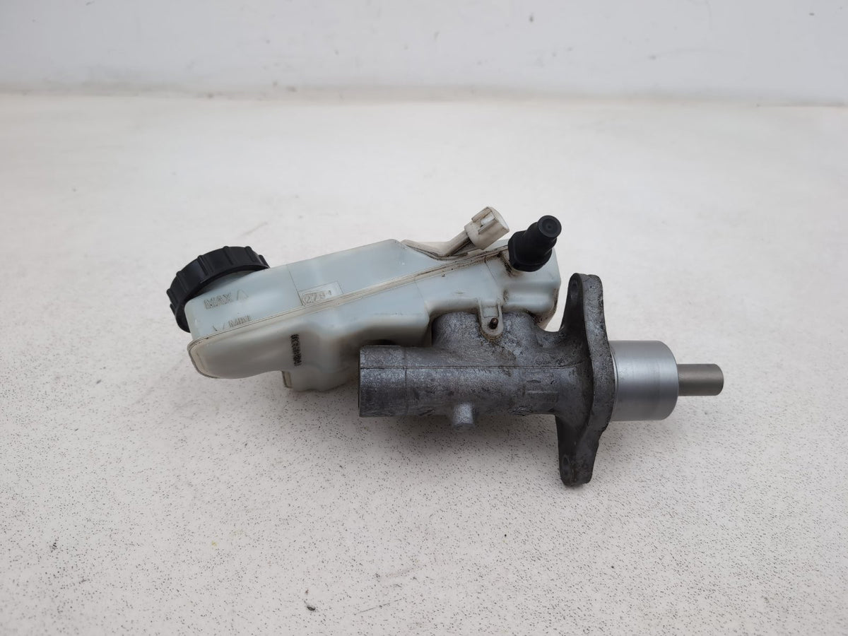 Brake Master Cylinder Assembly 2