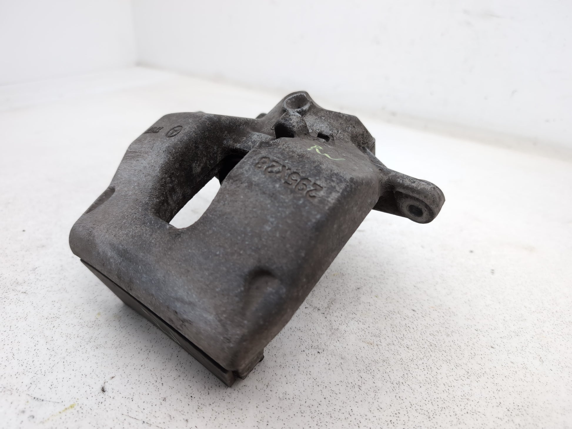 Mercedes-Benz C250 Amg Sport Ed125 Cdi Bcy A Brake Caliper Front Lh 2010-2014 - photo 2