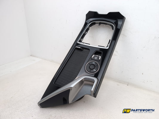 Hyundai I40 Style Crdi 2012 Centre Console Storage Tray & Switches 84670-3z900 - photo 2