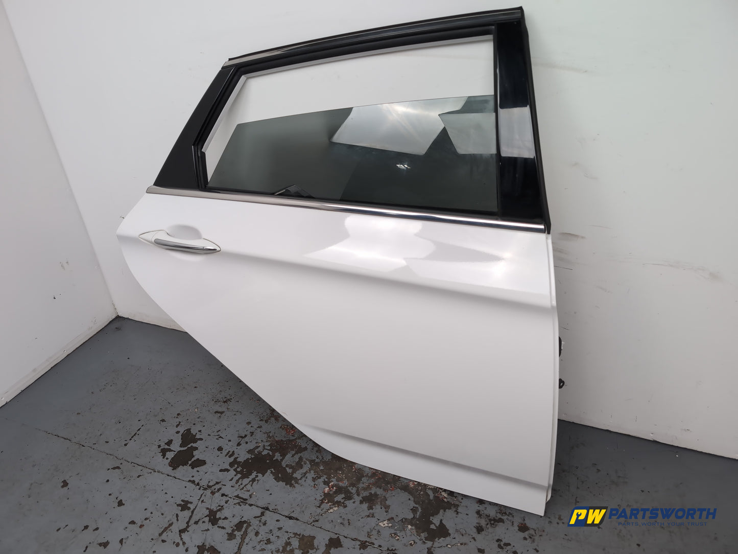 Hyundai I40 Style Crdi 2012 Door Rear Rh White Pw6 - photo 2