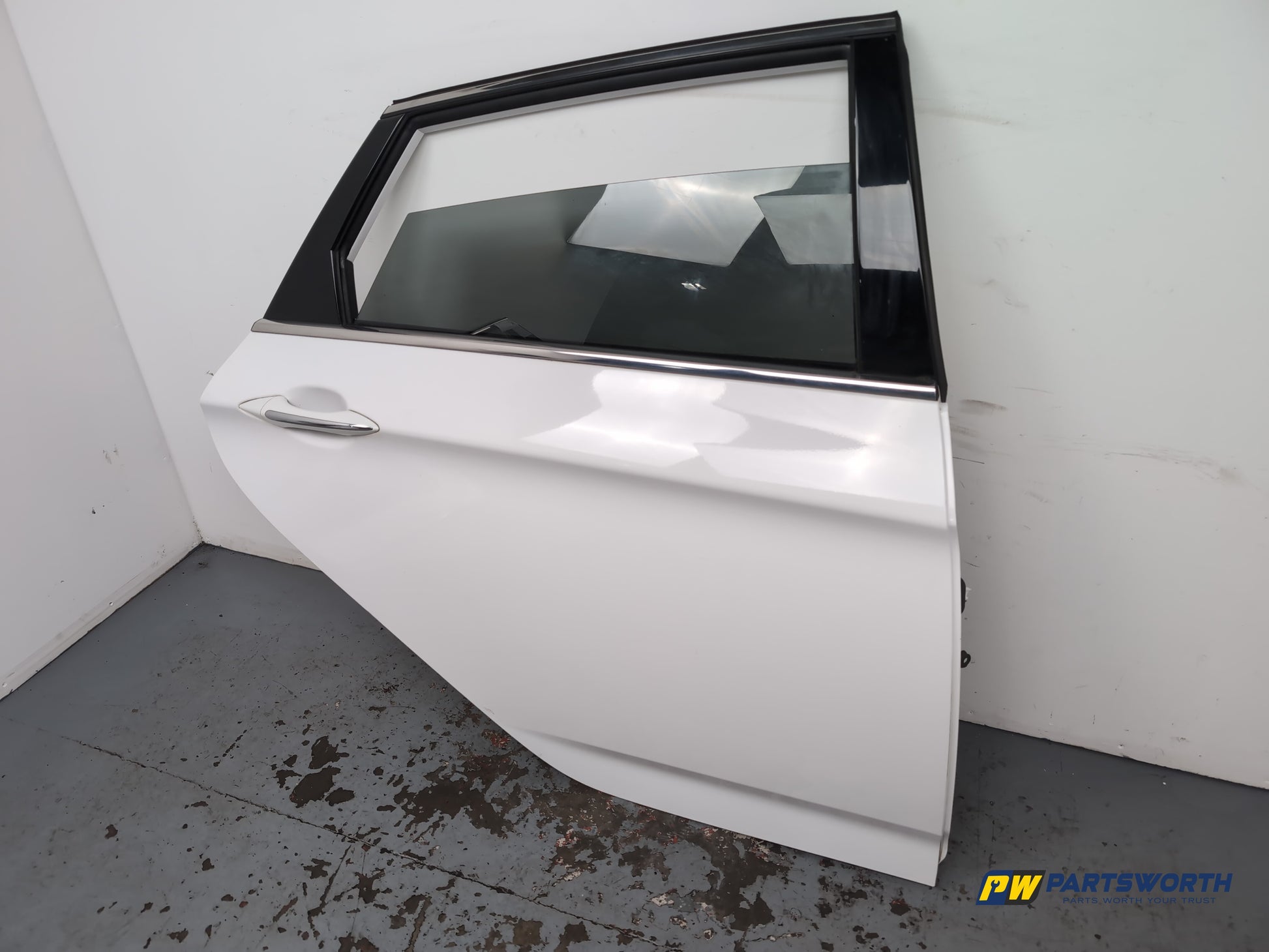 Hyundai I40 Style Crdi 2012 Door Rear Rh White Pw6 - photo 2