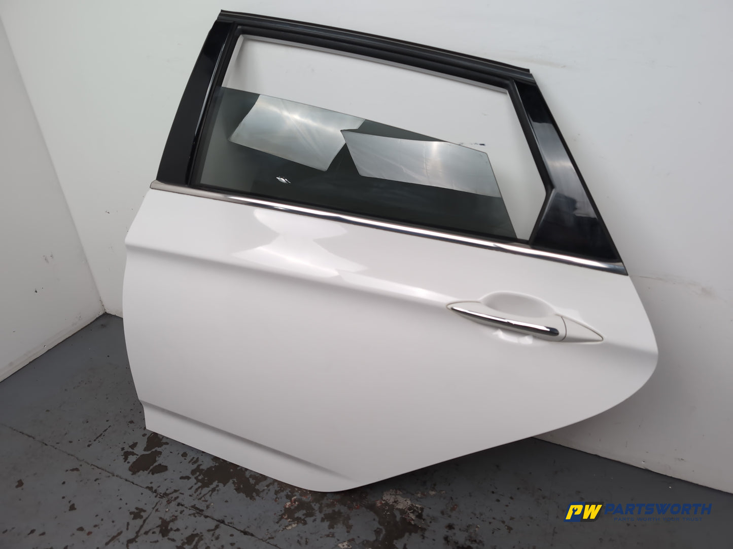 Hyundai I40 Style Crdi Door Rear Lh White Pw6 2011-2015 - photo 2