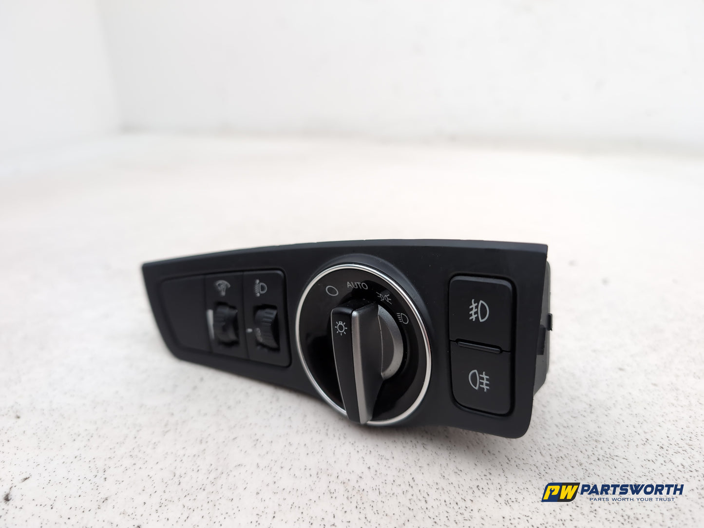 Hyundai I40 Headlight Fog Light Control Switch Trim Panel 93300-3z970 2011-2015 - photo 2