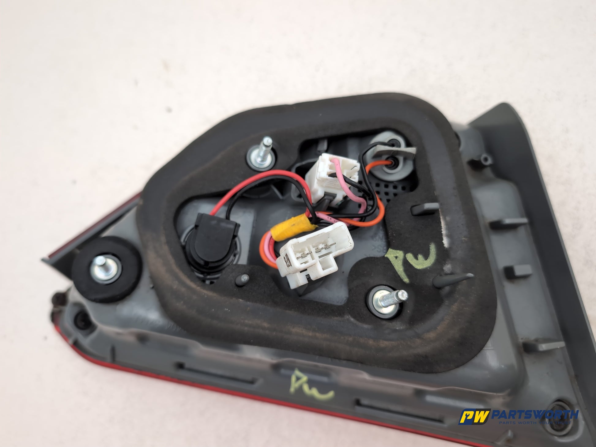 Hyundai I40 Mk1 Vf Rear Tail Light Inner Right Side 924013z500 2011-2015 - photo 8