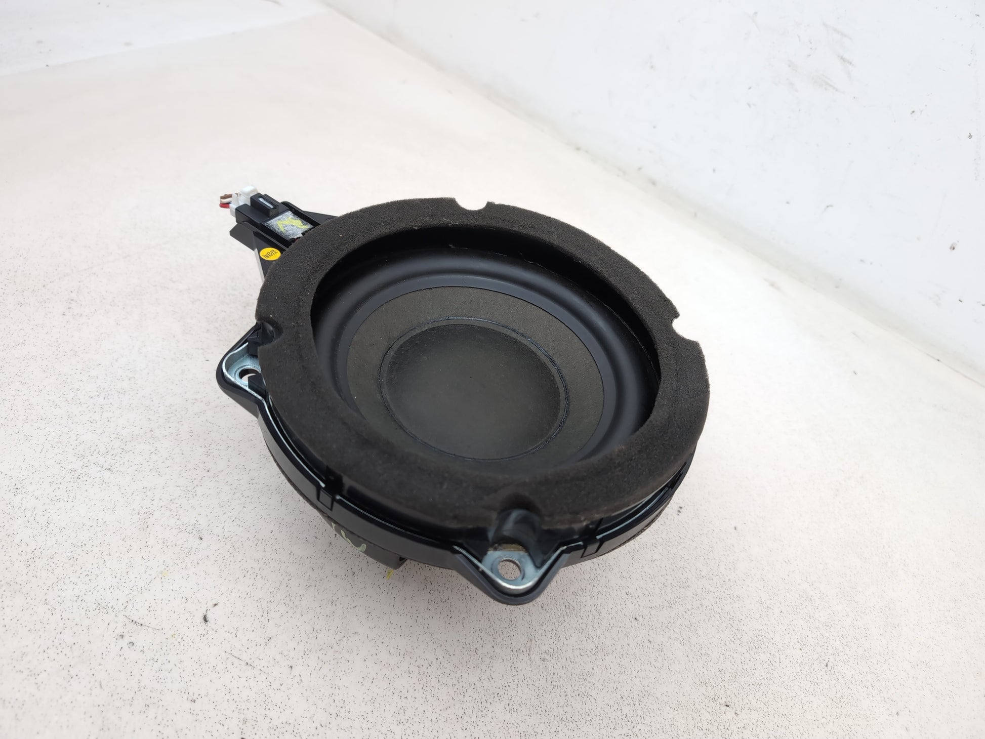 Hyundai I40 Style Crdi Rear Subwoofer Speaker 963803z050 2011-2019 - photo 2