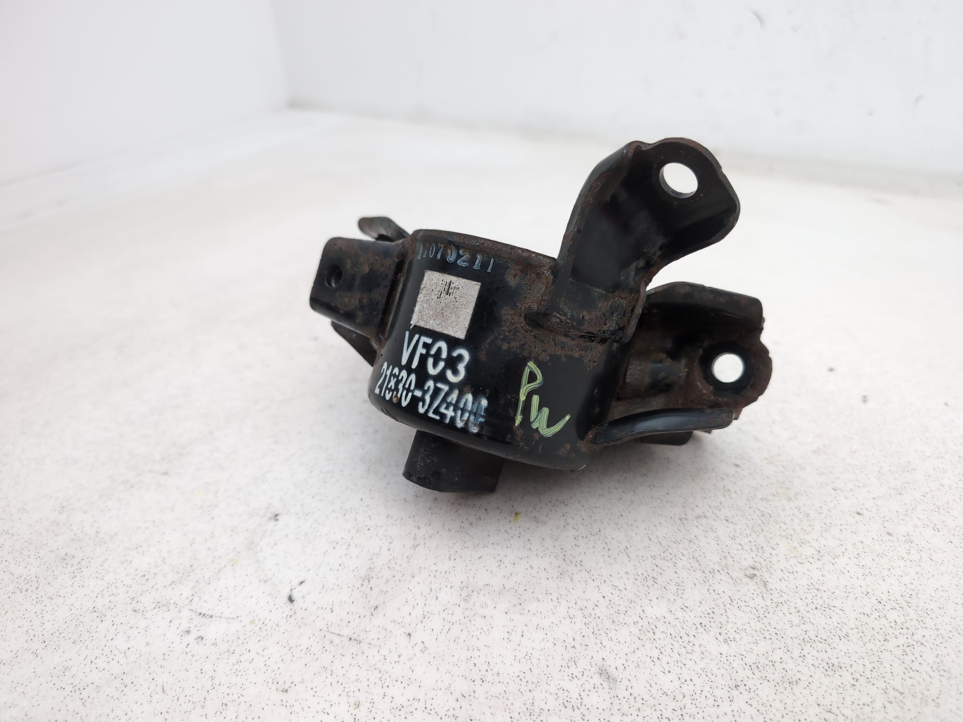 Hyundai I40 Style Crdi Engine Mounting Bracket Left Passenger Side 218303z400 - photo 2