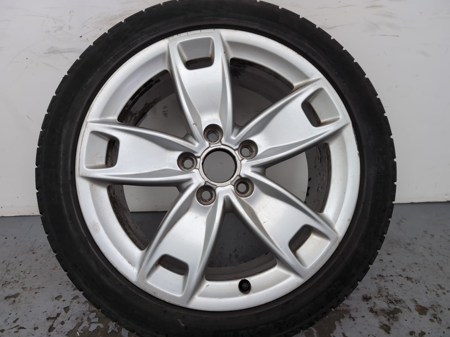 Audi A3 Sport Tfsi Wheel With Tyre 225/45 R17 8p0601025bl - photo 2