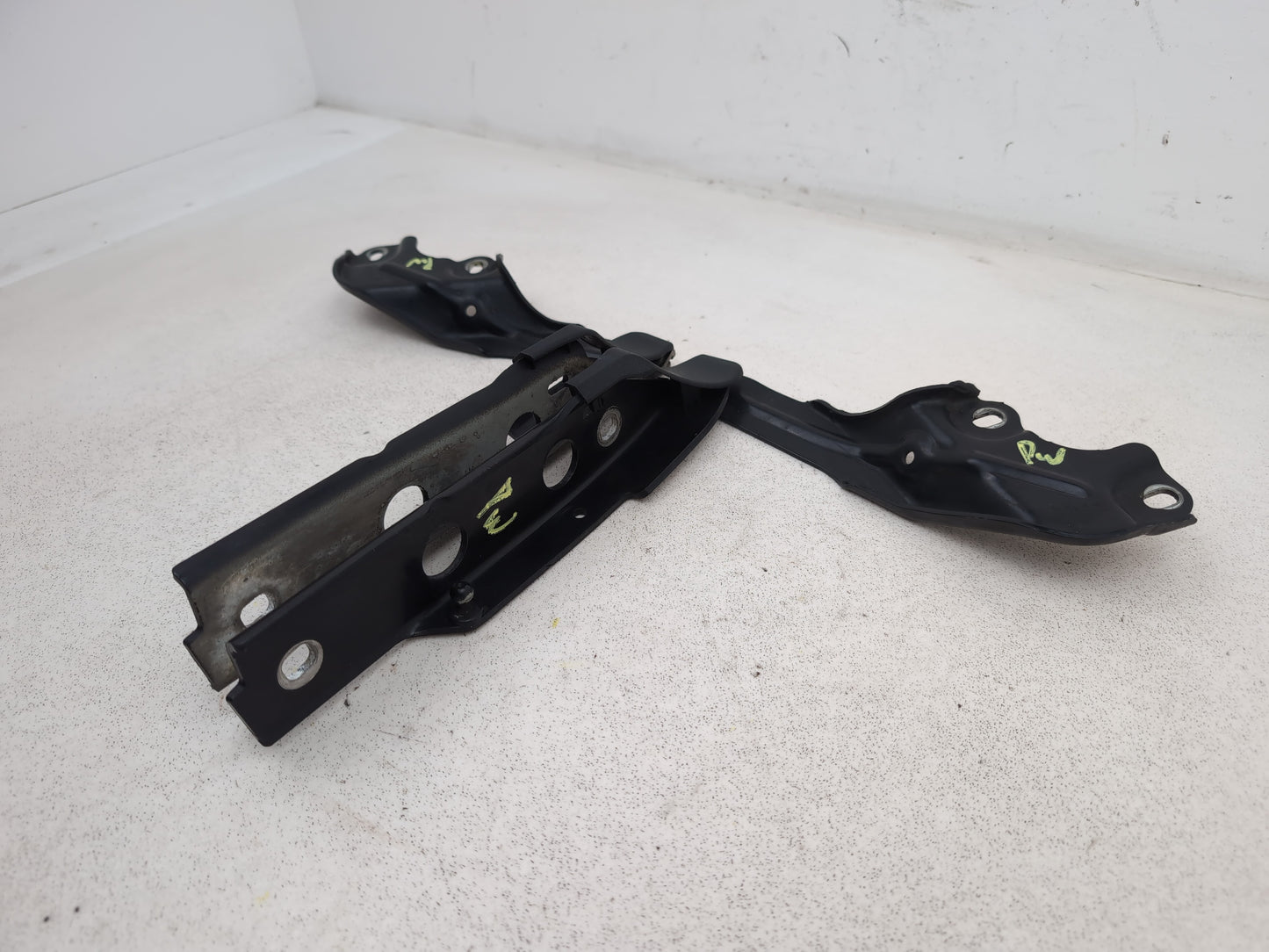 Audi A6 Se Tdi Bonnet Hinges Black Ly9b 2011-2018 - photo 2