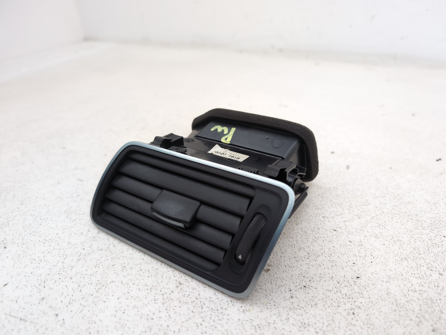 Volkswagen Passat Highline Dashboard Air Vent Grill Front Left Passenger Side - photo 2