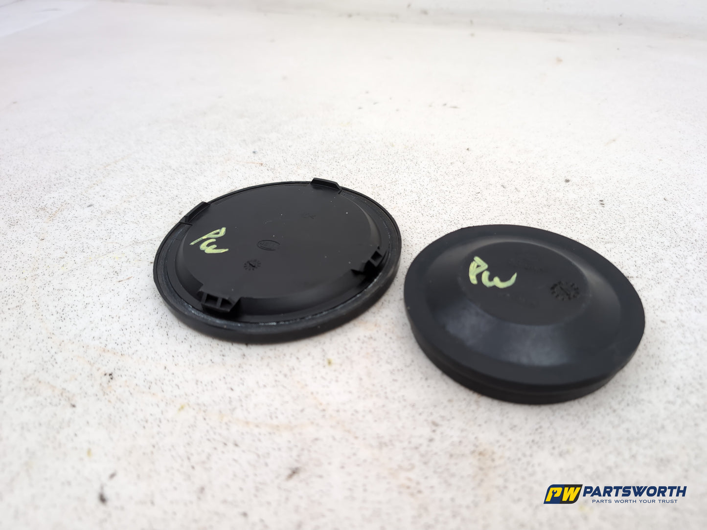 Ford Fiesta Zetec Headlight Bulb Dust Cover Cap 17048100 2008-2017 - photo 2