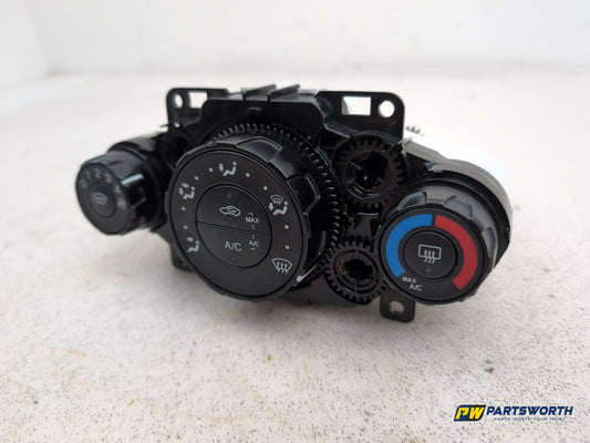 Ford Fiesta Zetec Heater Control Switches Panel 8a6118549 2012-2017 - photo 2