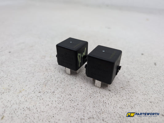 Fuse and Relay Box 1 2