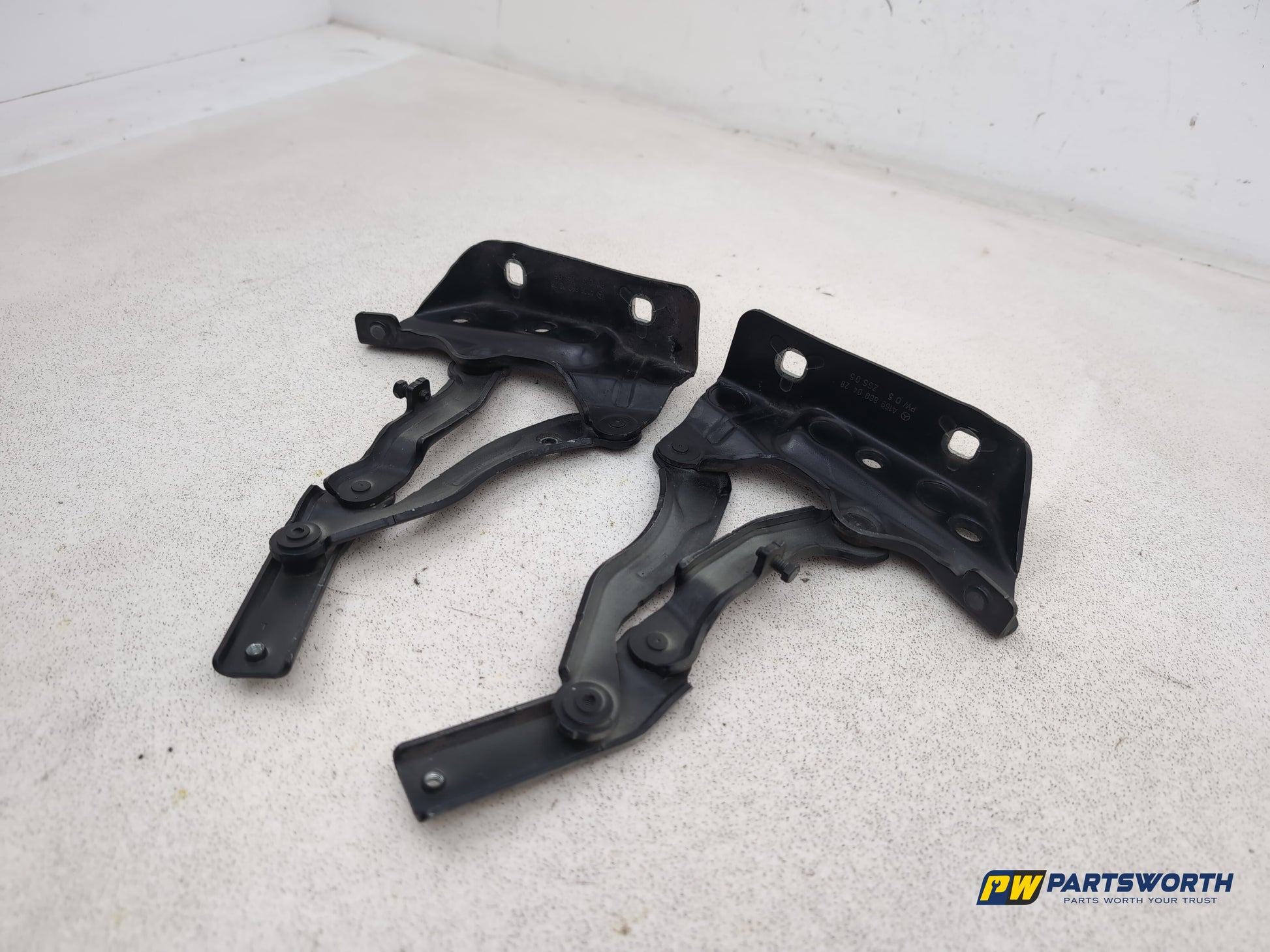 Mercedes-Benz B160 Sport Cvt Bonnet Hinges Pair A1698800428 2005-2011 - photo 2