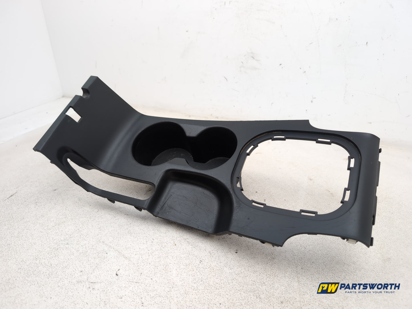 Hyundai Ix35 Style 2wd Crdi 134 Centre Console Cup Holder 846522s000 2009-2011 - photo 2