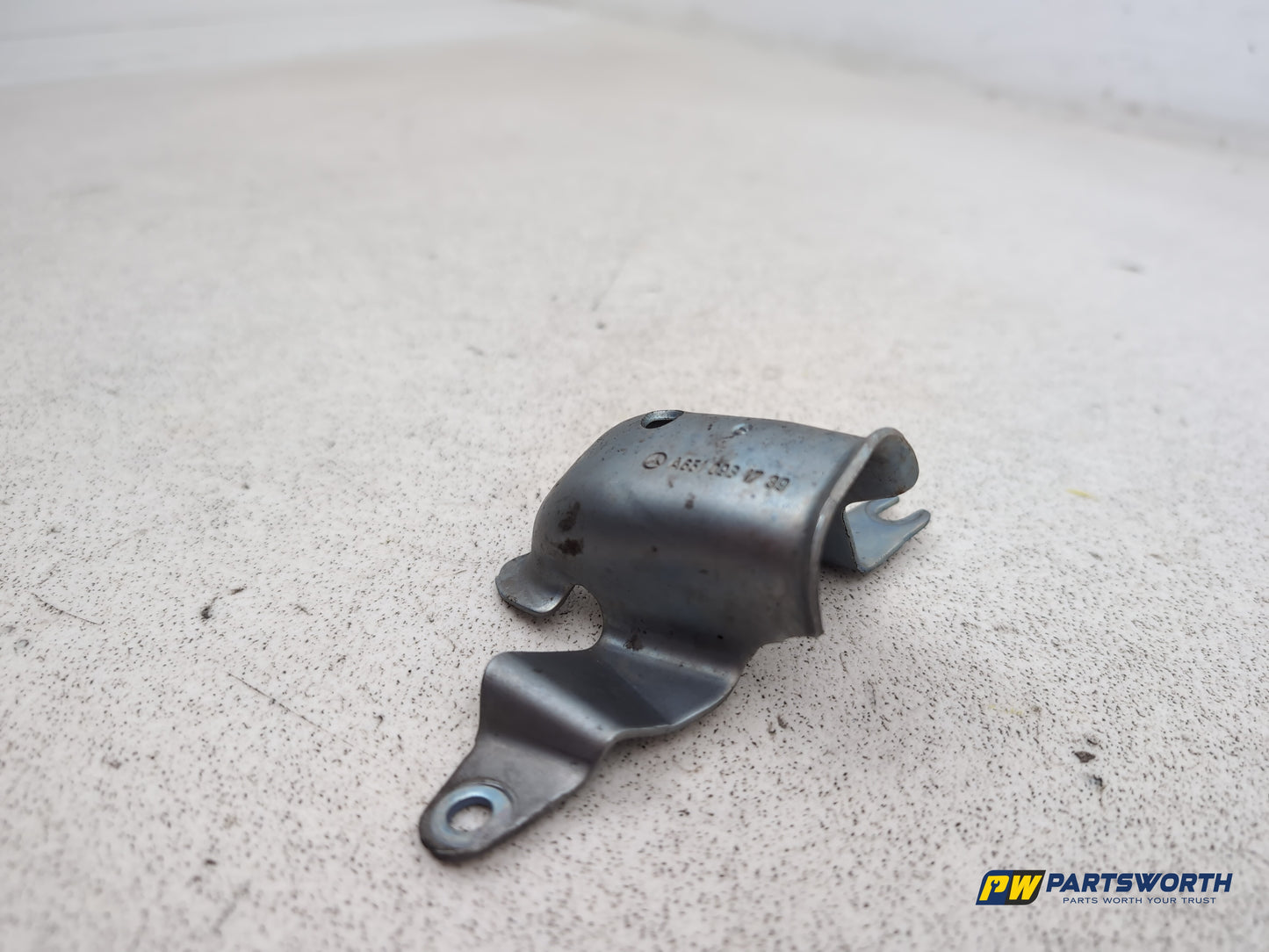 Mercedes-Benz C250 Amg Sport Ed125 Cdi Heat Shield Cover Bracket A6510981739 - photo 2