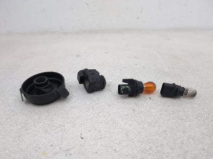 Skoda Citigo Se 12v Headlight Light Bulbs And Dust Cover Set - photo 2