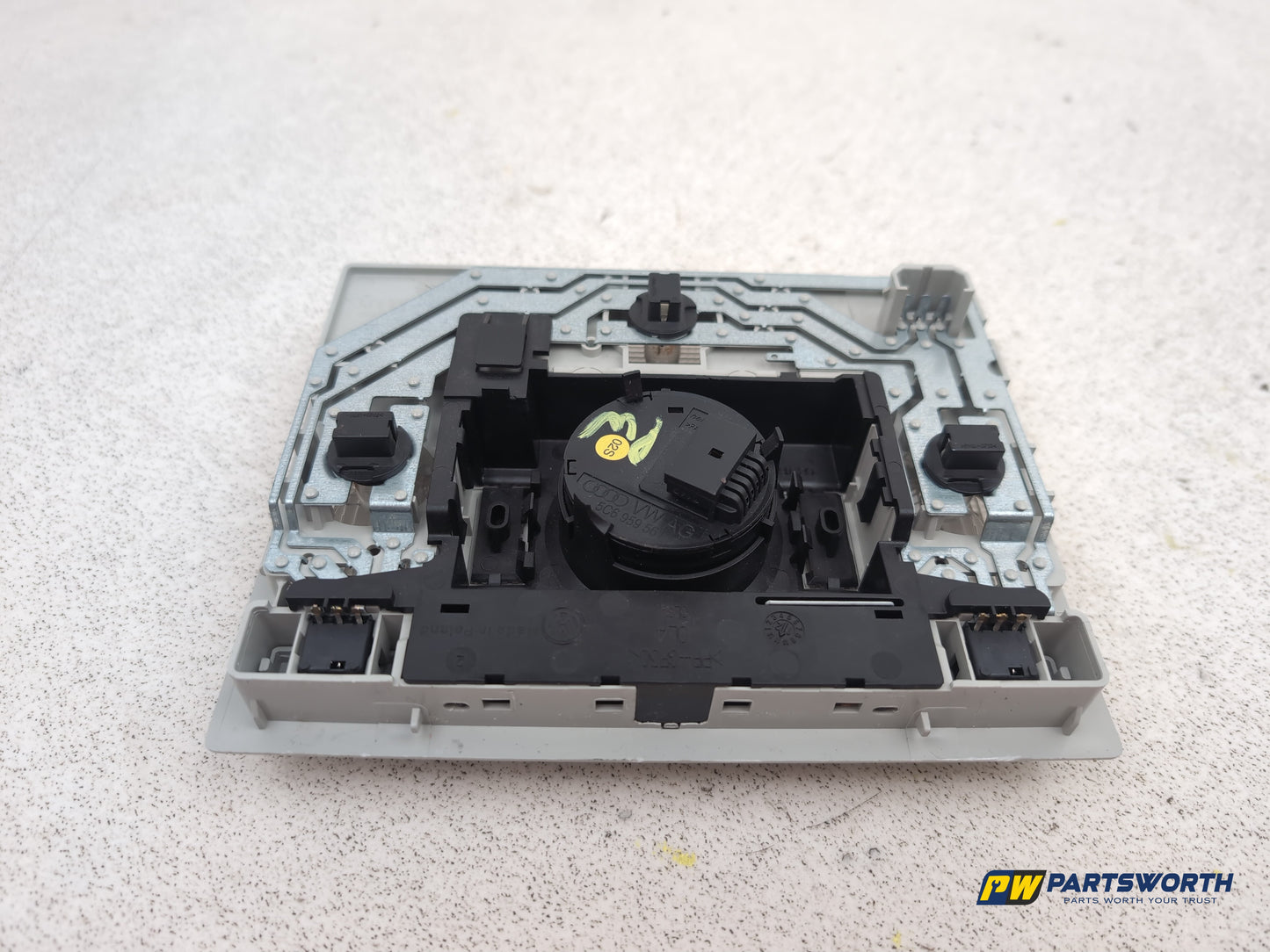 Skoda Citigo Se 12v Reading Light Sunroof Switch 6q0947105n 2012-2020 - photo 6