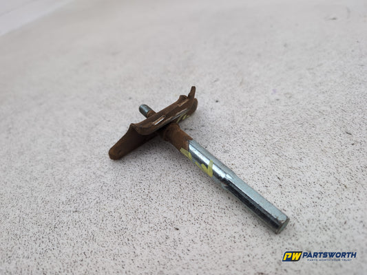 Porsche Cayenne Tiptronic S Battery Holding Clamp 2003-2010 - photo 2