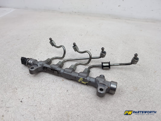 Hyundai I40 Style Crdi Fuel Rail 1.7l Diesel 2011-2019 - photo 2