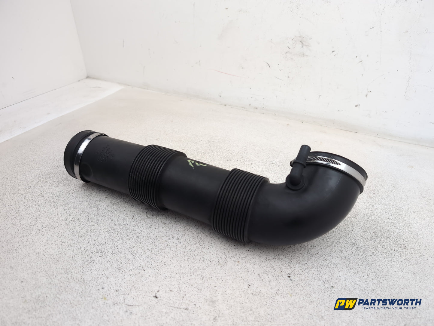Porsche Cayenne Tiptronic S Petrol Air Intake Hose Pipe 7l5128684 2003-2010 - photo 2