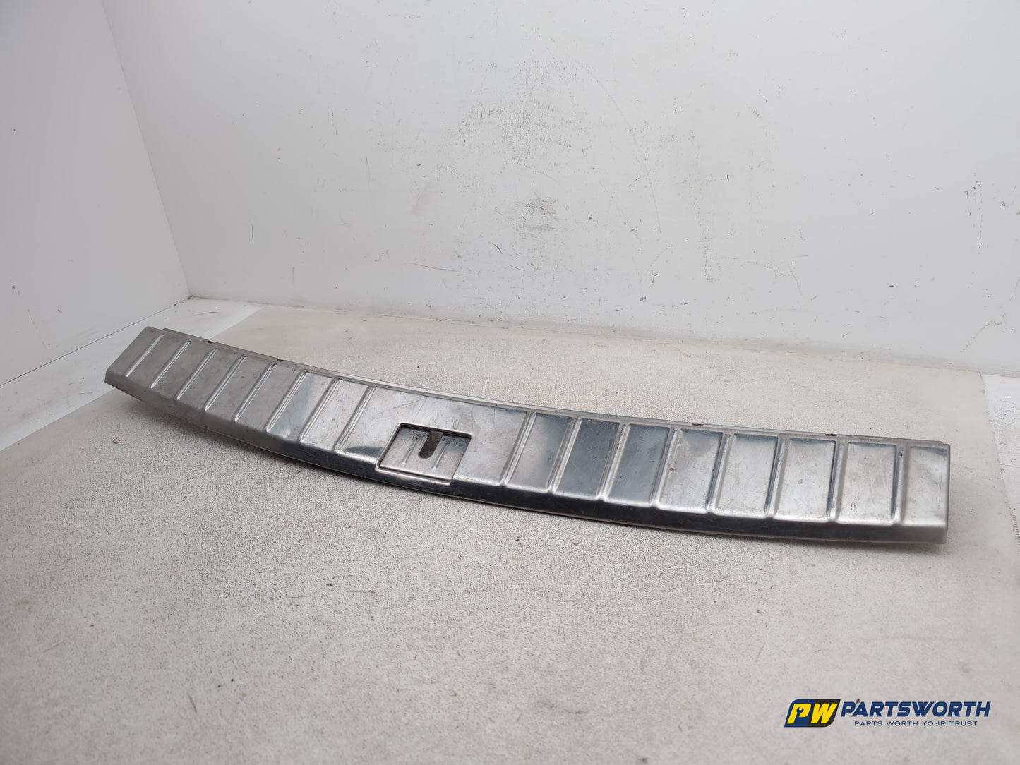 Porsche Cayenne Tiptronic S Boot Lock Cover 7l5863459 2003-2010 - photo 2
