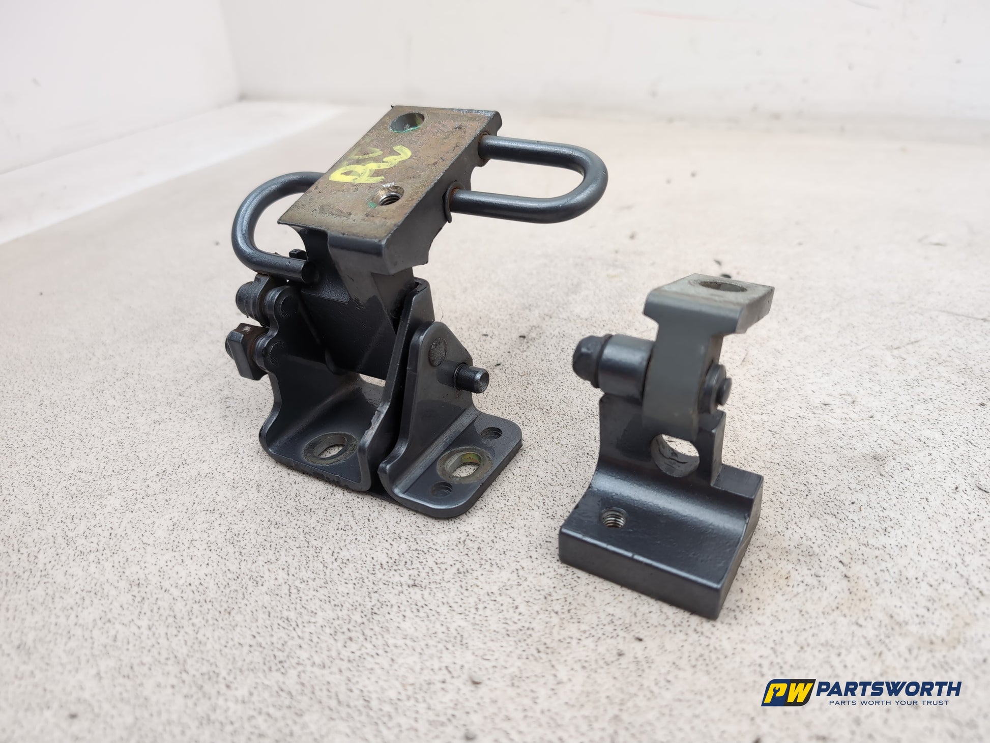 Porsche Cayenne Tiptronic S Rear Right Door Hinge Driver Side 7l0833412 - photo 2