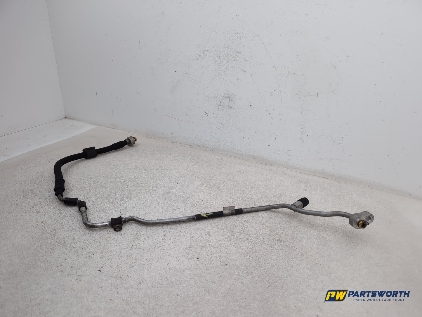 Porsche Cayenne Tiptronic S Air Conditioning Pipe 2003-2010 - photo 2
