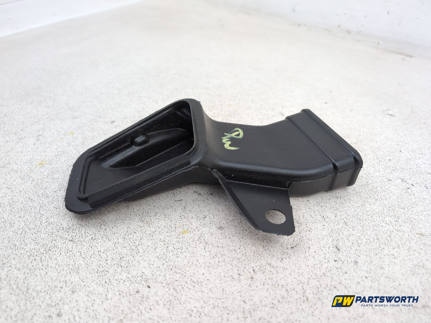 Peugeot 208 Active Air Intake Duct Intake Left Side 9673843380 2012-2019 - photo 2