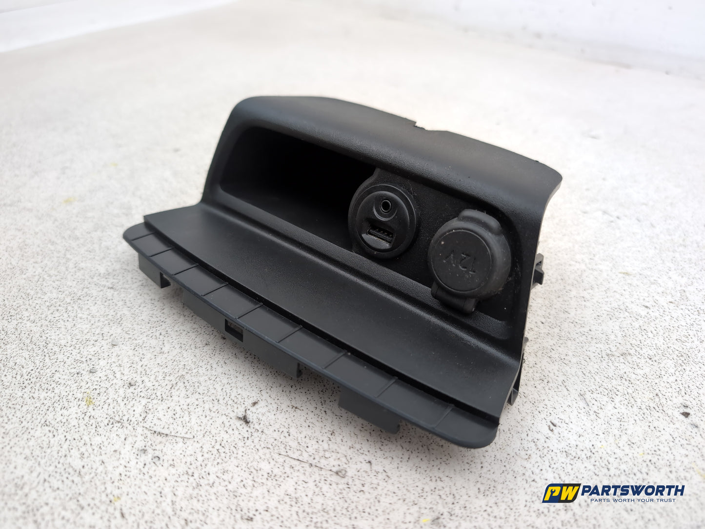 Peugeot 208 Active Usb Lighter Port Trim 9674655277 2012-2019 - photo 2
