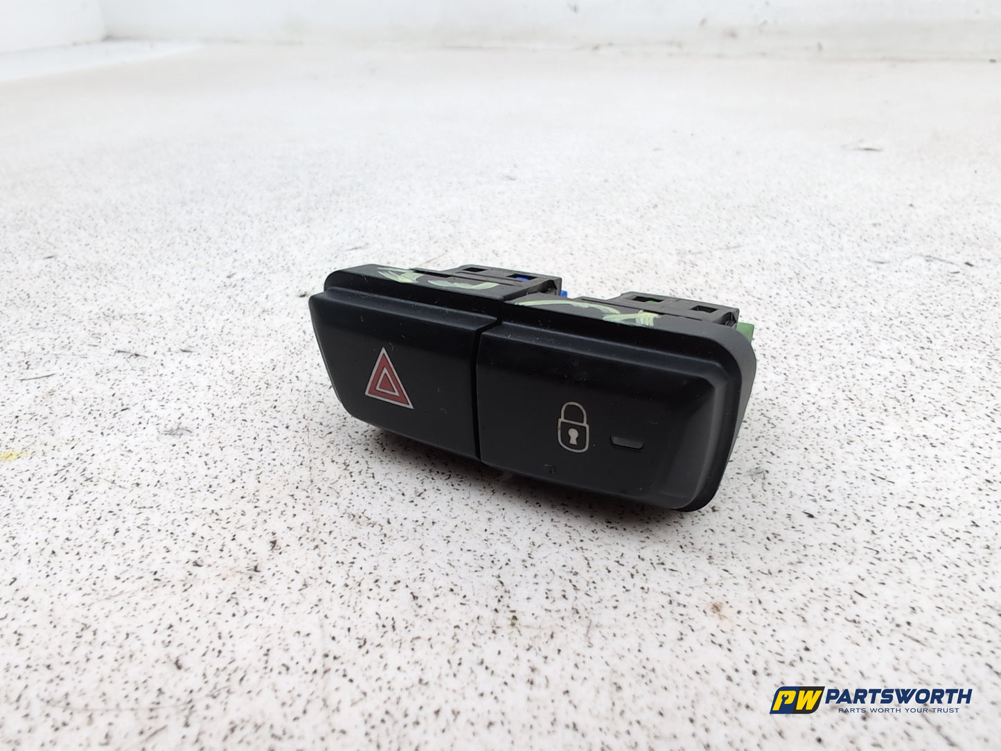 Peugeot 208 Active Child Lock And Hazzard Light Switch 96750883zd 2012-2019 - photo 2